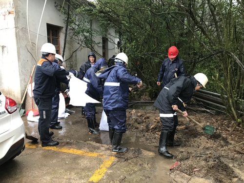 陳新苗-上杭分公司組織開展以“環(huán)境秩序，我的責任”為主題的全員義務勞動1.jpg