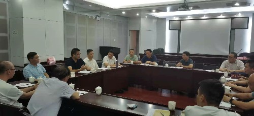 圖：龍巖地區(qū)民爆行業(yè)發(fā)展和管理情況專題調(diào)研會(huì)在海峽科化公司召開(kāi)~1.jpg