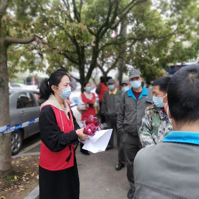 龍巖分公�?施英�?抗擊疫情  我們?cè)谛袆?dòng)~1.jpg