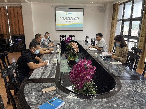 海峽科化公司黨委委員、紀(jì)委書記何浦寨對日升公司領(lǐng)導(dǎo)班子進(jìn)行集體廉政談�?~1.jpg