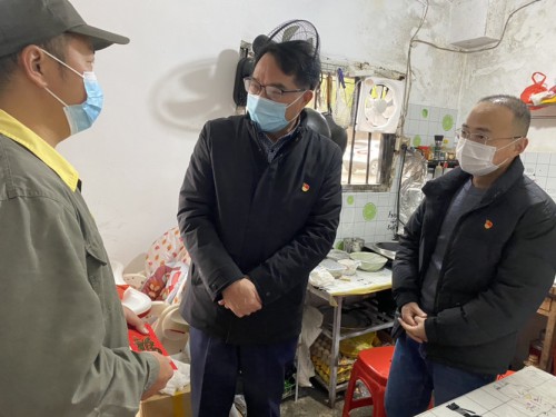 采用-烽林連珂瑩：海峽科化公司黨委書記、董事長吳彩洪到烽林分公司開�?“兩節(jié)”送溫暖慰�?.jpg