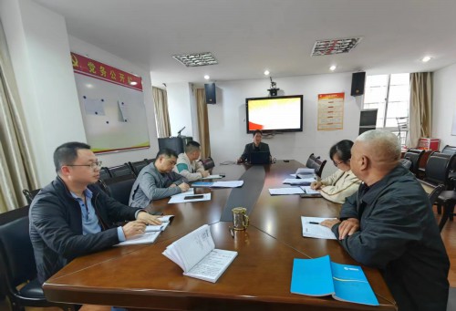 格式工廠學(xué)習(xí)新黨章 奮進新征程—大田永豐公司黨支部書記、董事長林起革上黨課 (1).jpg
