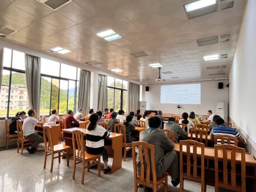 格式工廠4-21烽林黃丹芬：海峽科化烽林分公司組織召開《物資招標(biāo)采購工作管理辦法》培訓(xùn)會.jpg
